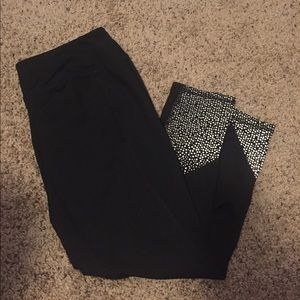 Tangerine crop leggings